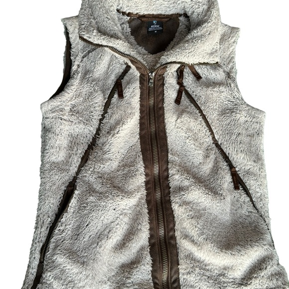 Kuhl ladies zip up soft fuzzy hooded outer ski vest size Medium - Picture 4 of 10